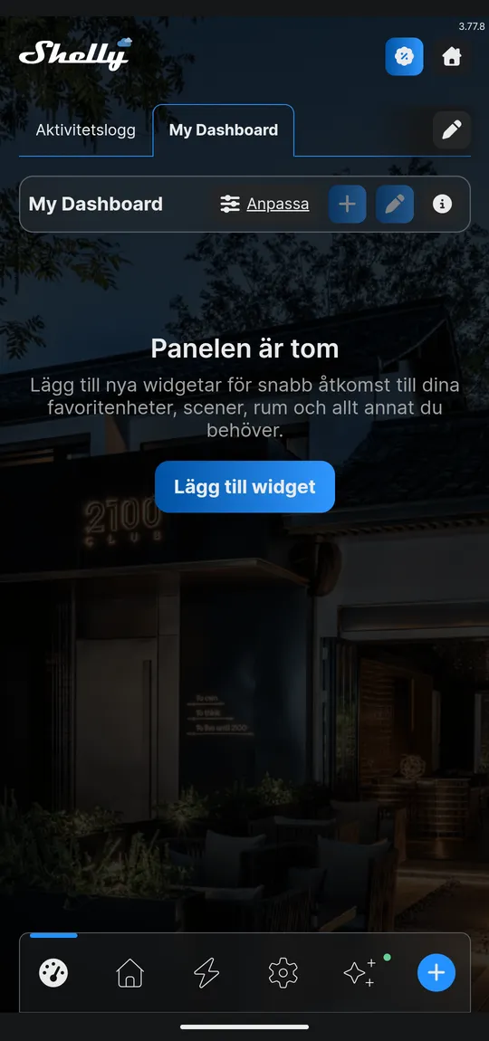 Dashboard-vyn i Shelly Smart Control — en egen panel med widgets. Längst ner syns bottenmenyn som växlar mellan vyerna.